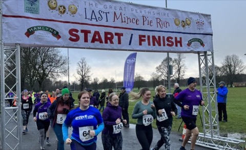 Runners at the start of the Great Perthshire Last Mince Pie Run